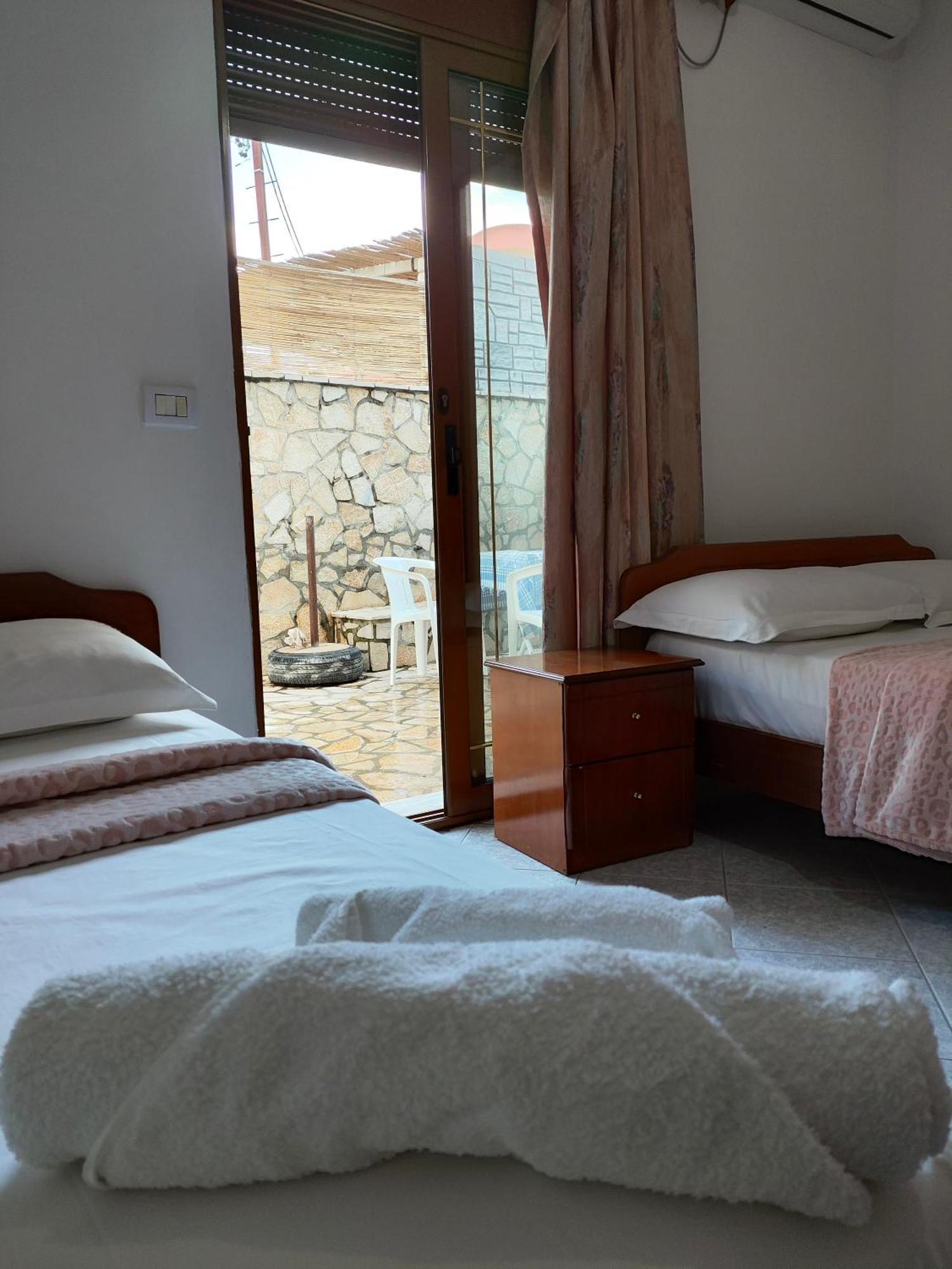 Hola Rooms Ksamil Buitenkant foto