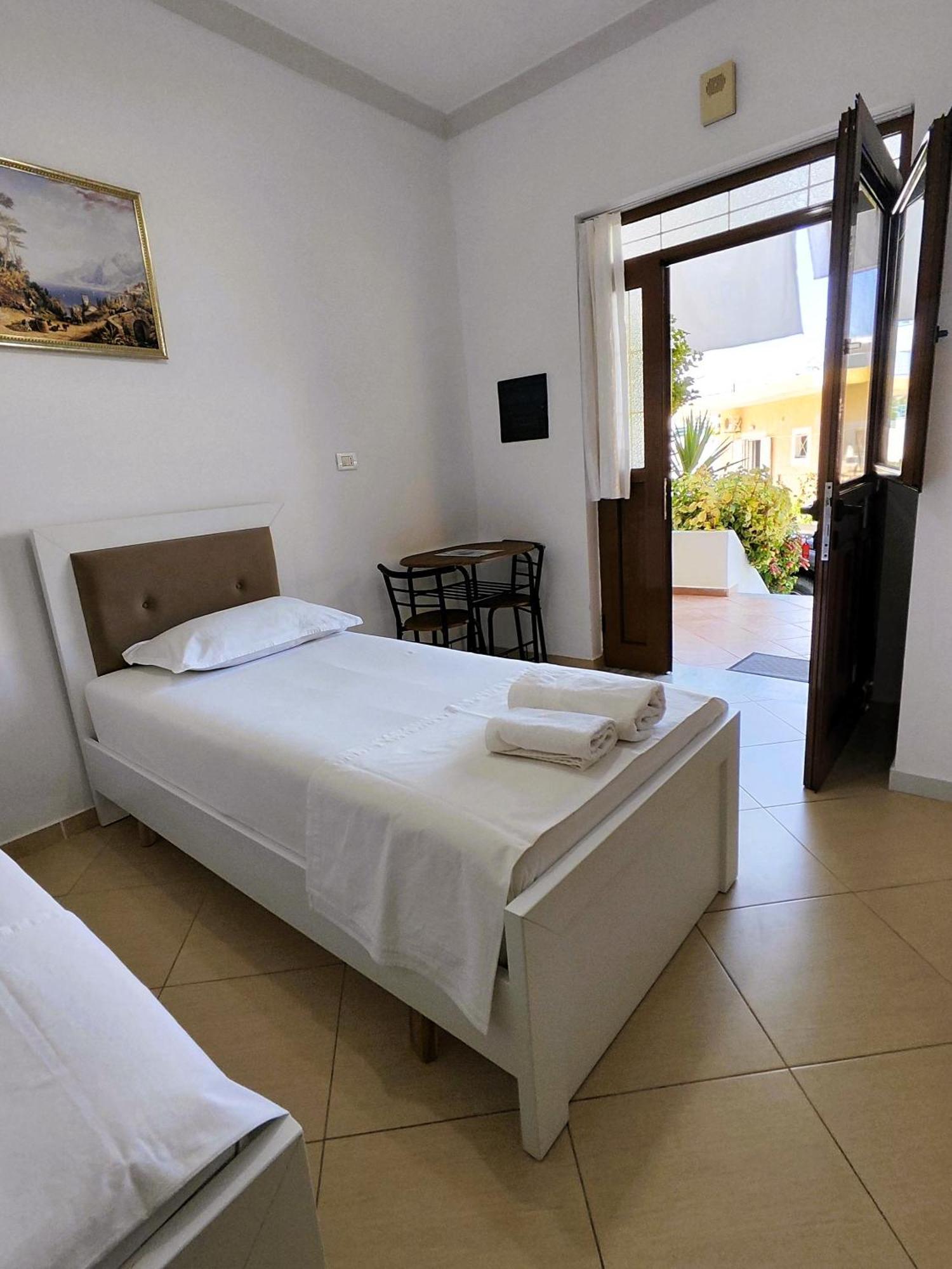 Hola Rooms Ksamil Buitenkant foto